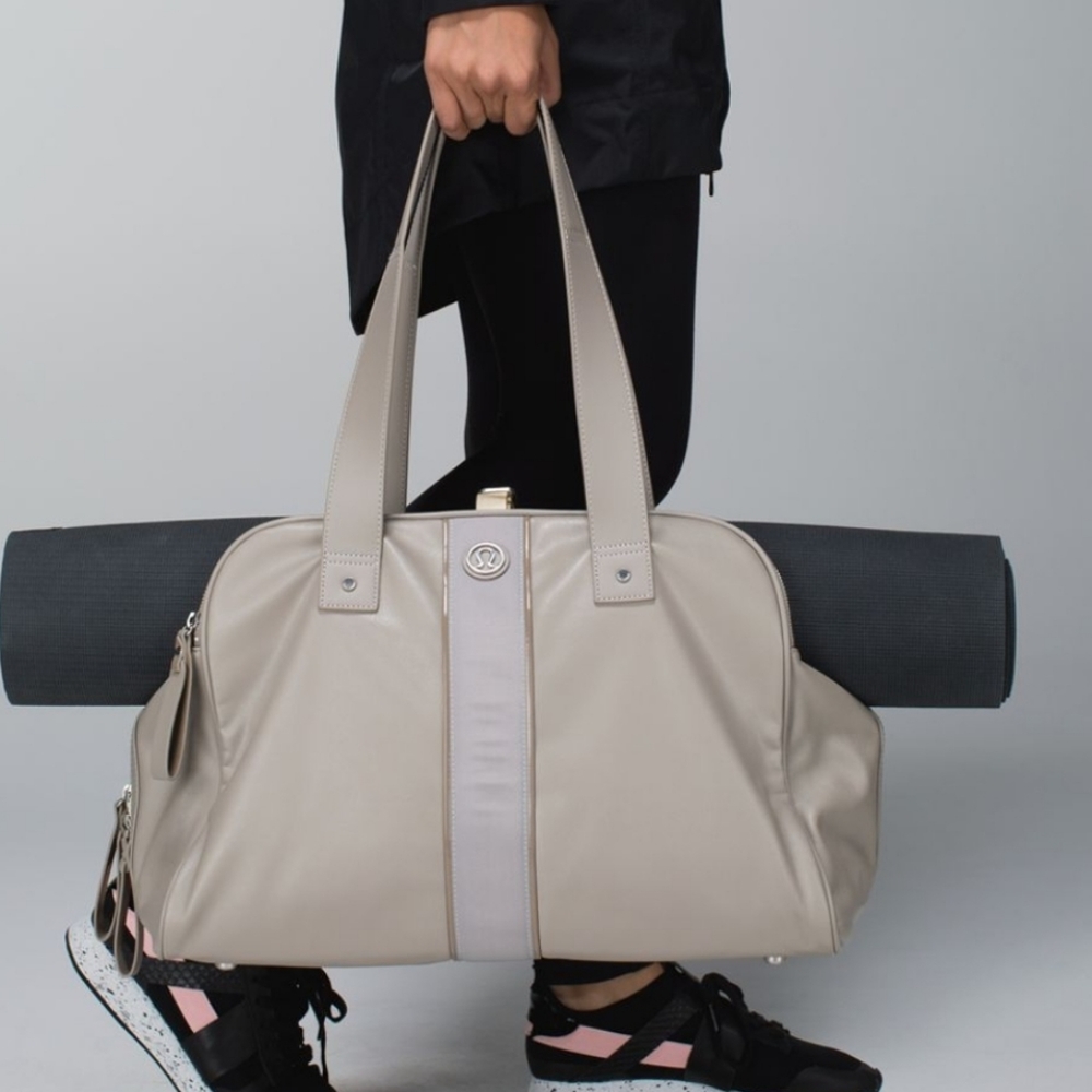 Lululemon two times a yogi bag